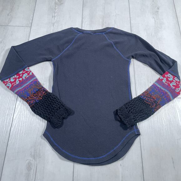 Free People Women's Small In The Mix Cuff Top Navy Blue Thermal Boho Long Sleeve - Picture 5 of 12